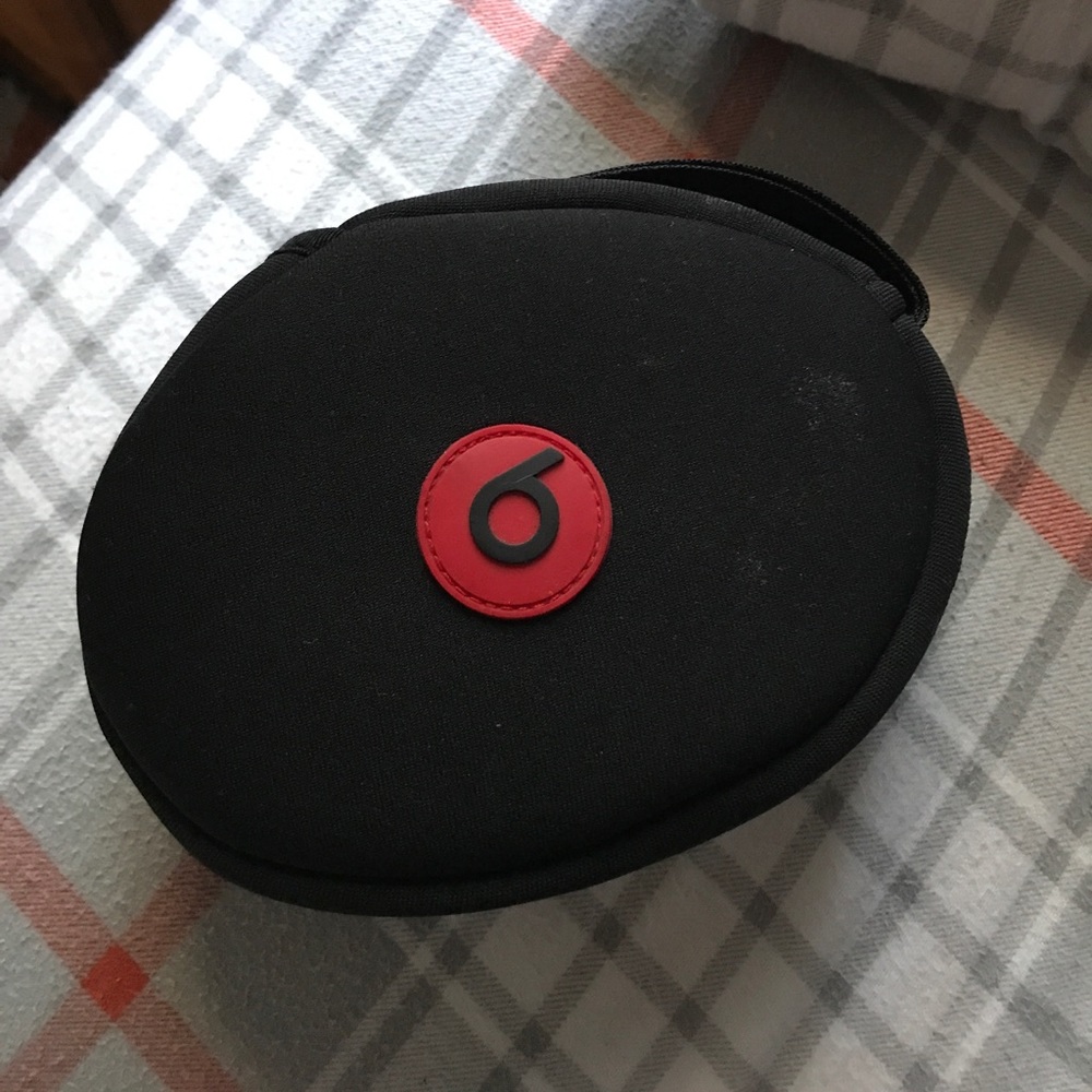 Beats Solo 1 headphones